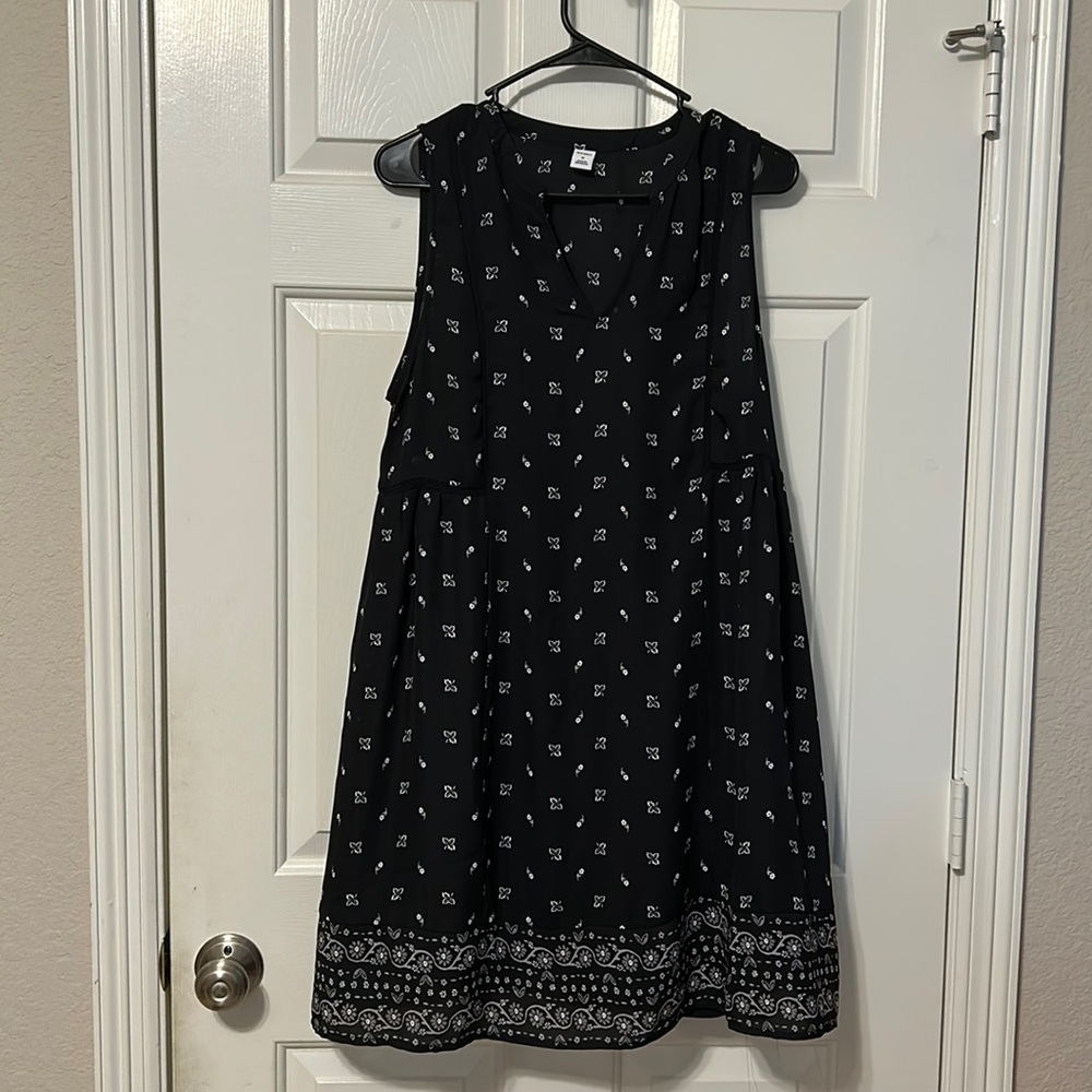 Old Navy Black dress size M